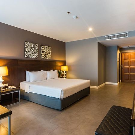 Sea Me Spring Hotel Pattaya Bagian luar foto