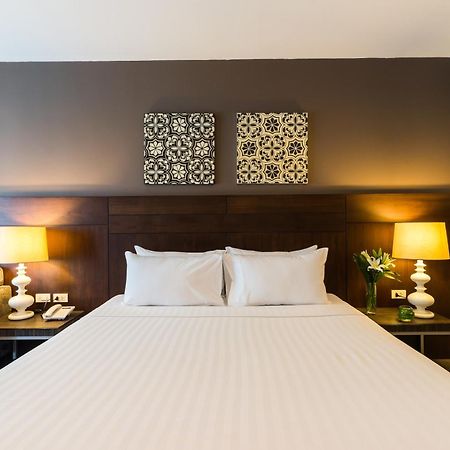 Sea Me Spring Hotel Pattaya Bagian luar foto