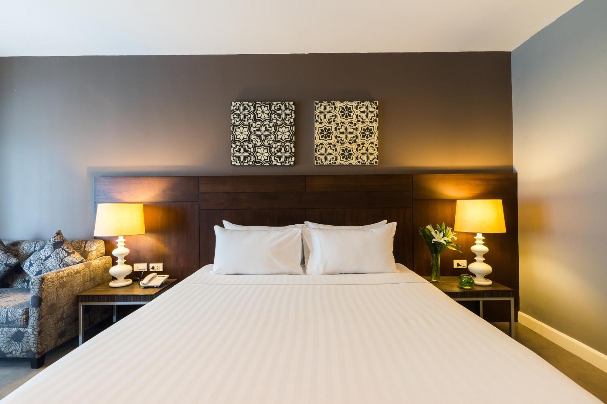 Sea Me Spring Hotel Pattaya Bagian luar foto