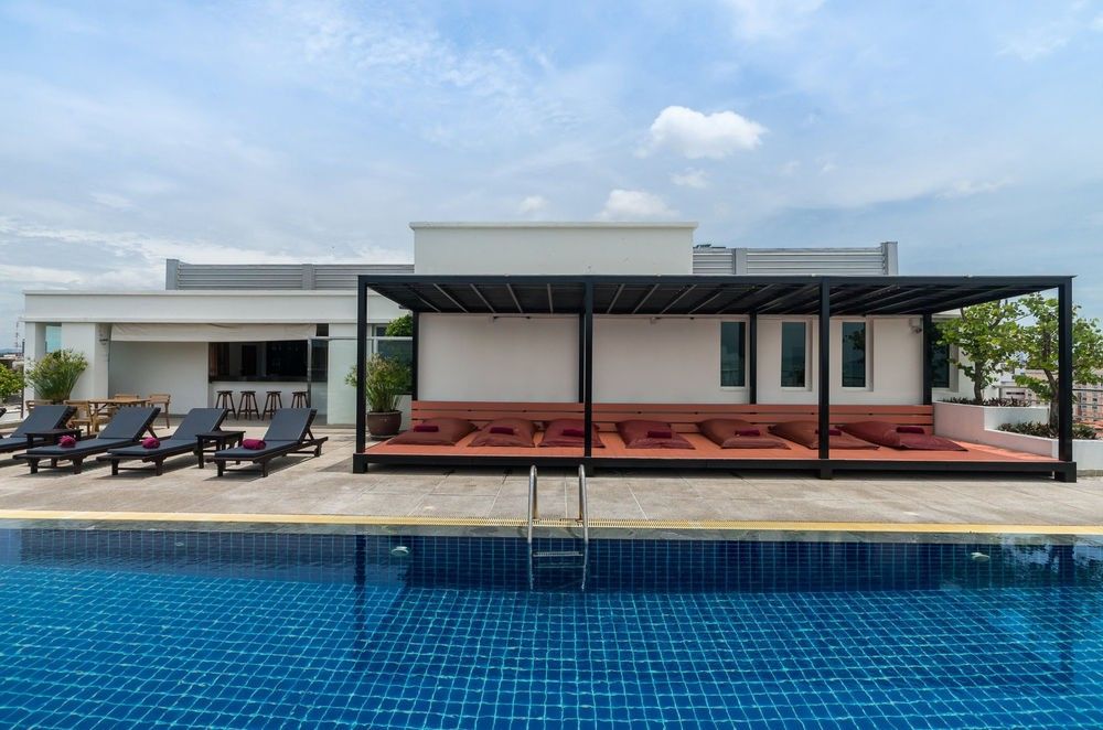Sea Me Spring Hotel Pattaya Bagian luar foto
