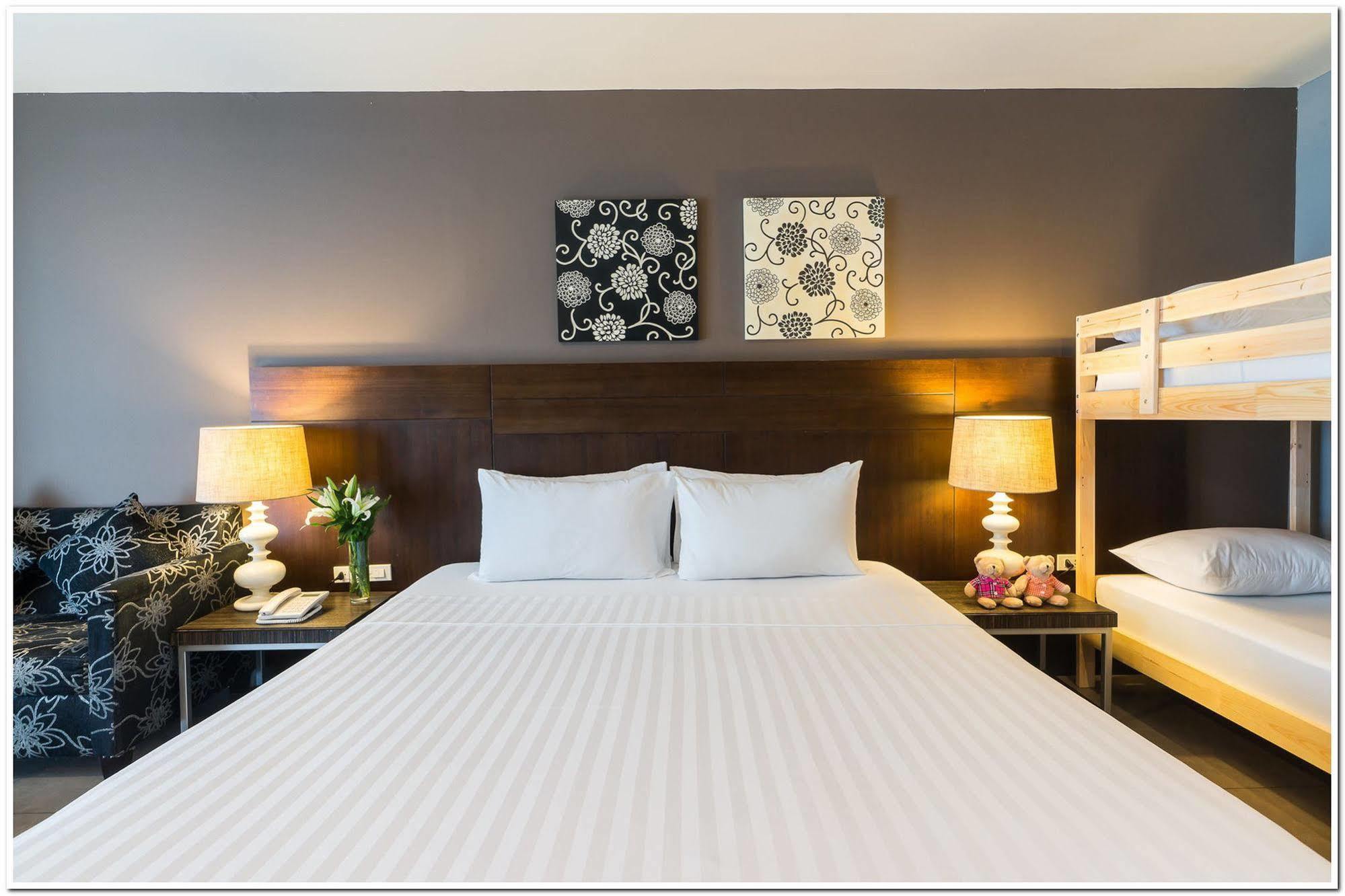 Sea Me Spring Hotel Pattaya Bagian luar foto