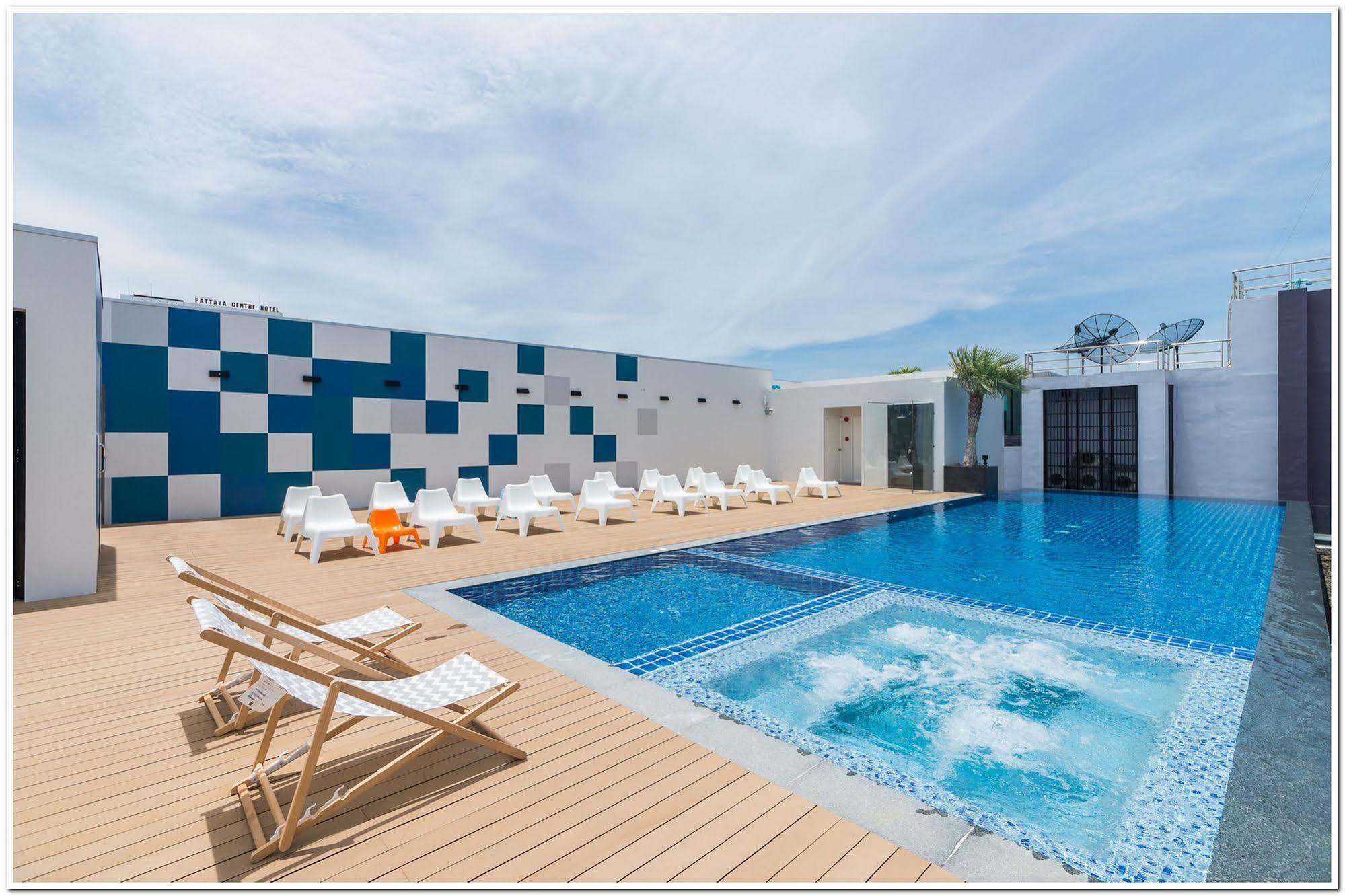 Sea Me Spring Hotel Pattaya Bagian luar foto