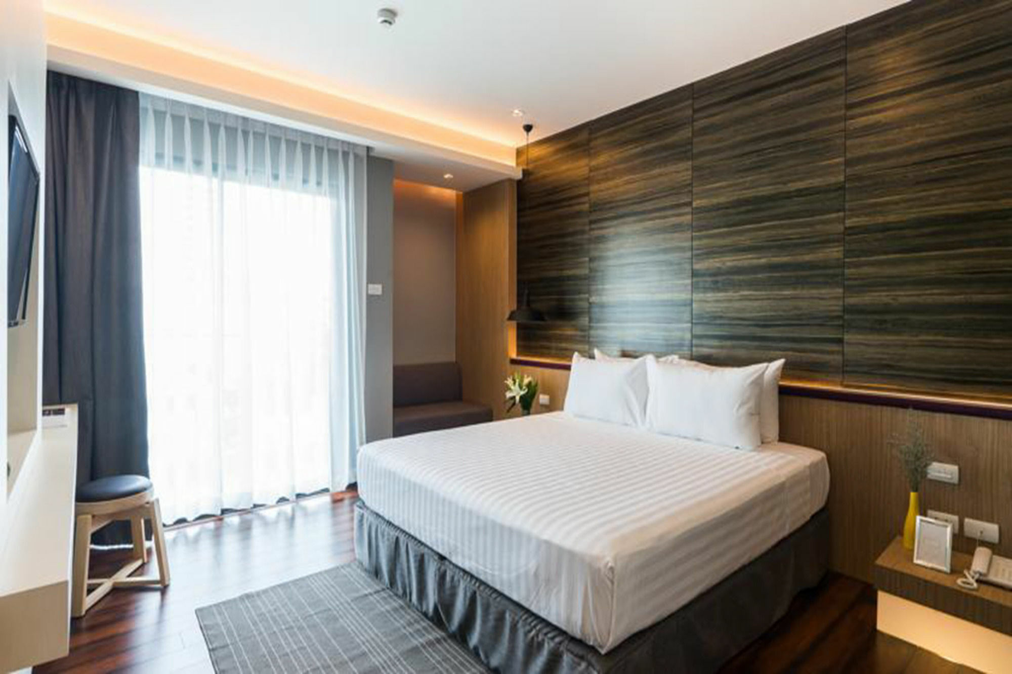 Sea Me Spring Hotel Pattaya Bagian luar foto